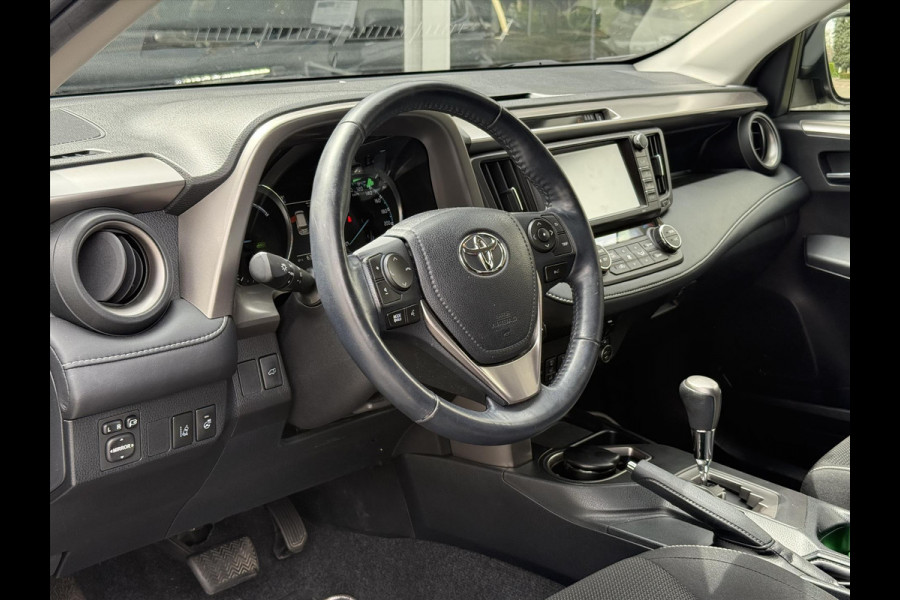 Toyota RAV4 2.5 Hybrid AWD Style | Navigatie, Stoel + Stuurverwarming, Parkeersensoren, Keyless, 18 inch, 1.650KG Trekgewicht, 4X4