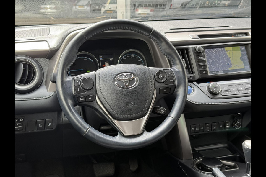 Toyota RAV4 2.5 Hybrid AWD Style | Navigatie, Stoel + Stuurverwarming, Parkeersensoren, Keyless, 18 inch, 1.650KG Trekgewicht, 4X4