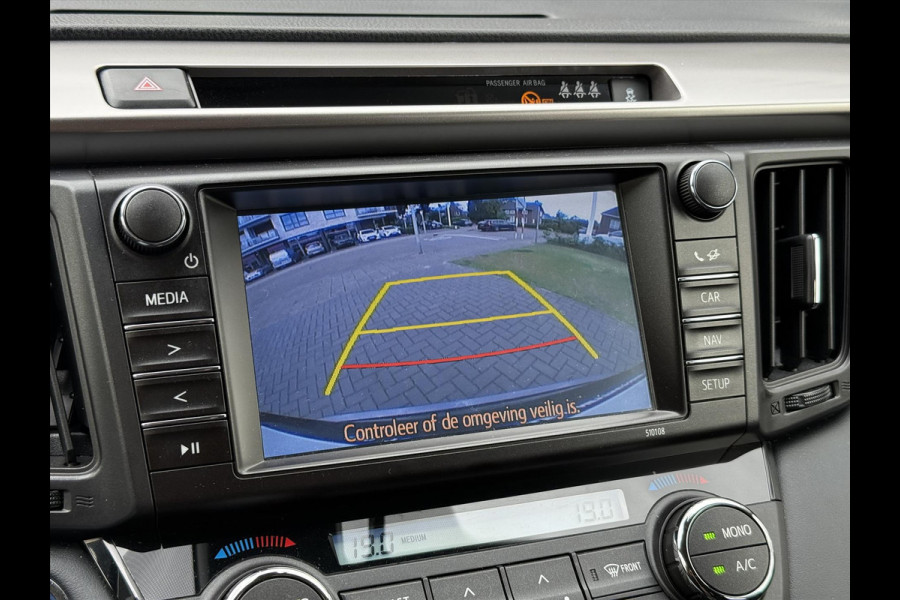 Toyota RAV4 2.5 Hybrid AWD Style | Navigatie, Stoel + Stuurverwarming, Parkeersensoren, Keyless, 18 inch, 1.650KG Trekgewicht, 4X4