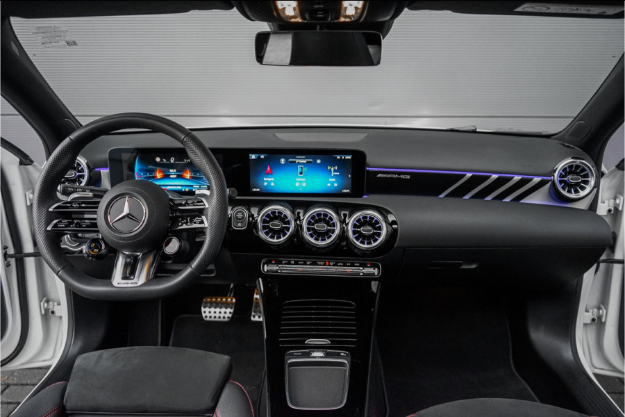 Mercedes-Benz A-Klasse AMG 35 4MATIC Night Pano 360° Nieuwstaat