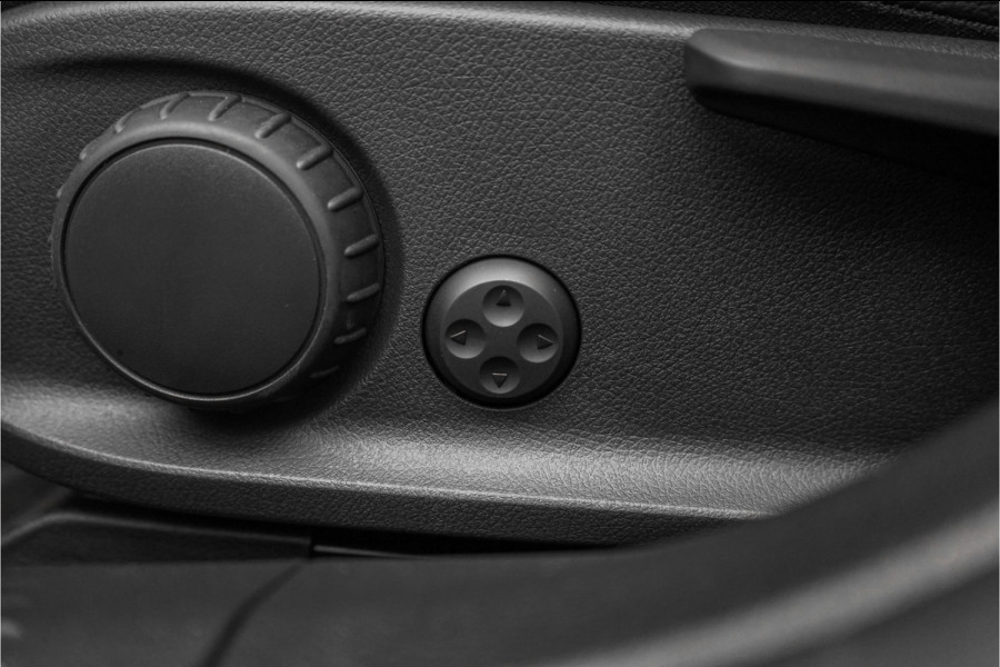 Mercedes-Benz A-Klasse AMG 35 4MATIC Night Pano 360° Nieuwstaat