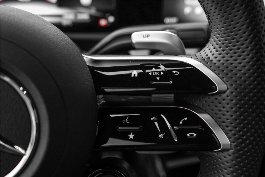 Mercedes-Benz A-Klasse AMG 35 4MATIC Night Pano 360° Nieuwstaat