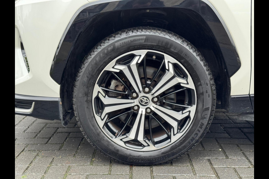 Toyota RAV4 2.5 Plug-in Hybrid AWD Bi-Tone Plus | Trekhaak, Head up display, JBL, Leer, Geheugenfunctie, 360 camera, Stoel+stuurverwarming,