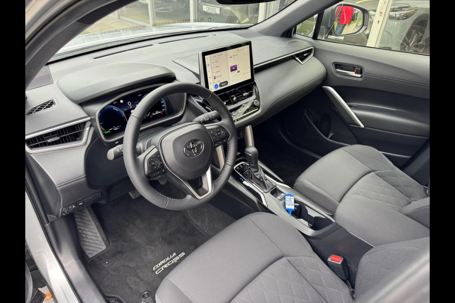 Toyota Corolla Cross 1.8 Hybrid Style | Dodehoekdetectie, Elektrische achterklep, Stoel + stuurverwarming, 18 inch, Apple carplay/Android auto