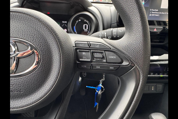 Toyota Yaris Cross 1.5 Hybrid Active Plus | 17 inch Lichtmetalen velgen, Apple CarPlay/Android Auto, Parkeercamera, Adaptive cruise control