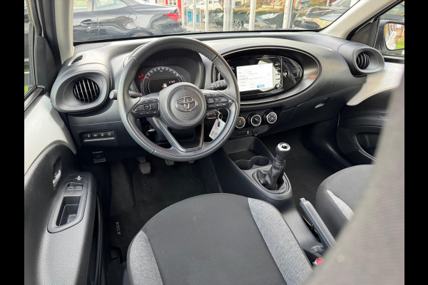 Toyota Aygo X 1.0 VVT-i MT Play | Eerste eigenaar, Apple CarPlay/Android auto, Airco, Parkeercamera, Adaptive cruise control