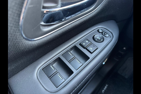 Honda HR-V 1.5 i-VTEC CVT Executive | Eerste eigenaar, Trekhaak, Panoramadak, LED, Stoelverwarming, DAB, Parkeersensoren