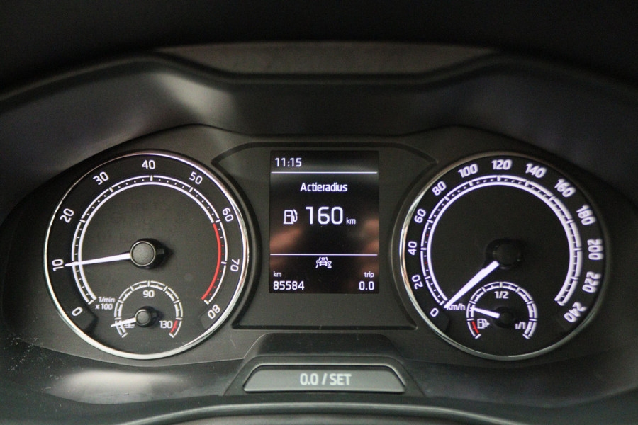 Škoda SCALA 1.0 TSI Ambition Climate, Apple Carplay, LED, Lane Assist, PDC