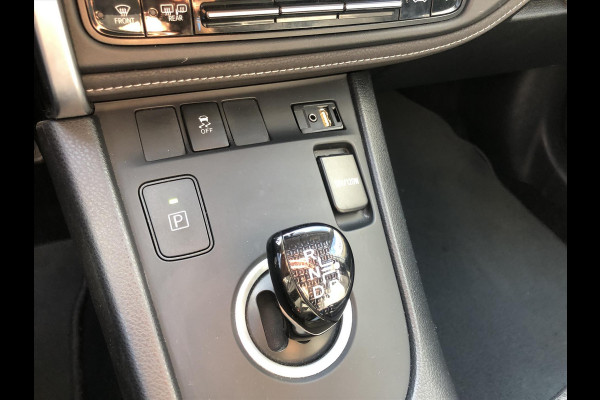 Toyota Auris Touring Sports 1.8 Hybrid Black Edition Go | Trekhaak, Parkeersensoren, Navigatie, Keyless, Safety Sense, Camera