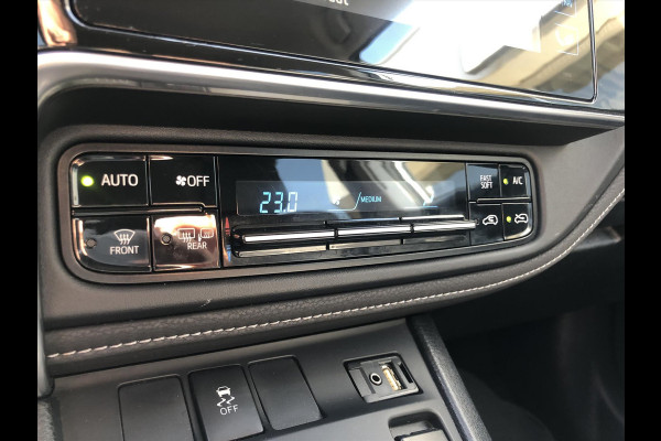 Toyota Auris Touring Sports 1.8 Hybrid Black Edition Go | Trekhaak, Parkeersensoren, Navigatie, Keyless, Safety Sense, Camera