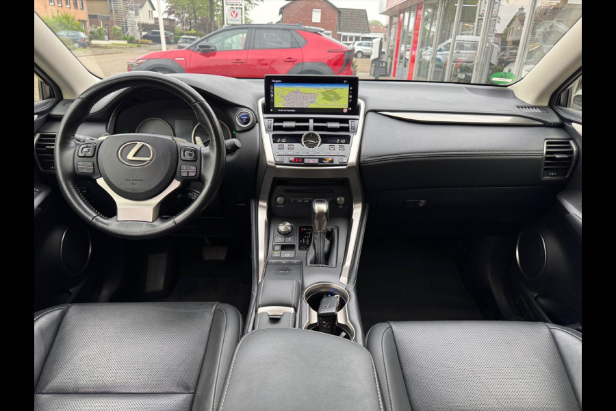 Lexus NX 300h AWD Luxury Line | Groot Scherm, Adaptive cruise control, Leer, Stoelverwarming, Parkeersensoren, Elektrische achterklep, 18