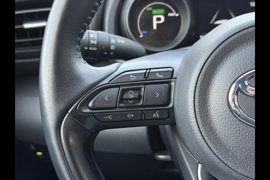 Toyota Yaris 1.5 Hybrid Dynamic Plus | Stoelverwarming, 16 inch, LED, Apple CarPlay/Android Auto, Parkeercamera, Keyless