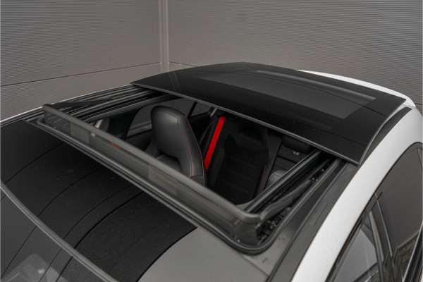 Mercedes-Benz A-Klasse AMG 35 4MATIC Night Pano 360° Nieuwstaat