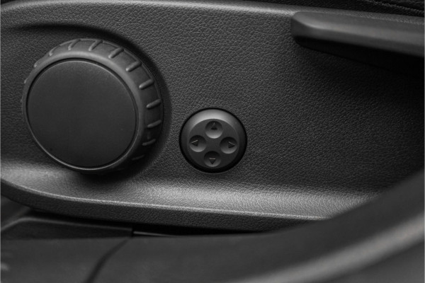 Mercedes-Benz A-Klasse AMG 35 4MATIC Night Pano 360° Nieuwstaat