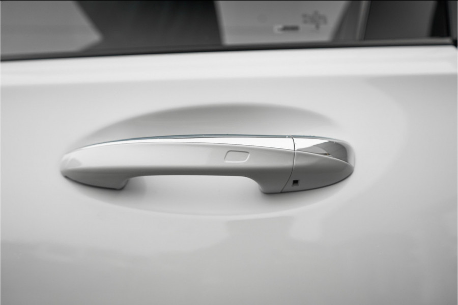 Mercedes-Benz A-Klasse AMG 35 4MATIC Night Pano 360° Nieuwstaat