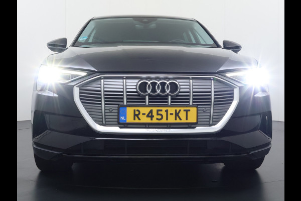 Audi e-tron 55 Quattro 95kWh Leer Trekhaak Navi Ecc Cruise Control Pdc Edition SOH 93% Elek.Achterklep Stoelverwarming Lmv 20" Led DAB 1e Eigenaar Origineel Nederlandse Auto 664Nm koppel 1800kg trekvermogen