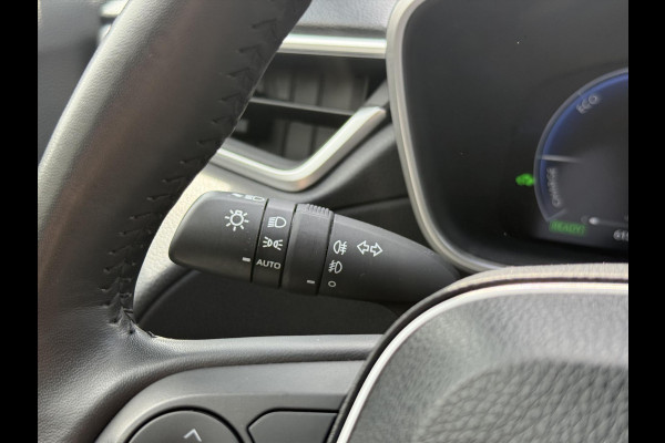 Toyota Corolla Cross 2.0 High Power Hybrid First Edition | Elektrische achterklep, Stoel + Stuurverwarming, Blind spot, Parkeersensoren