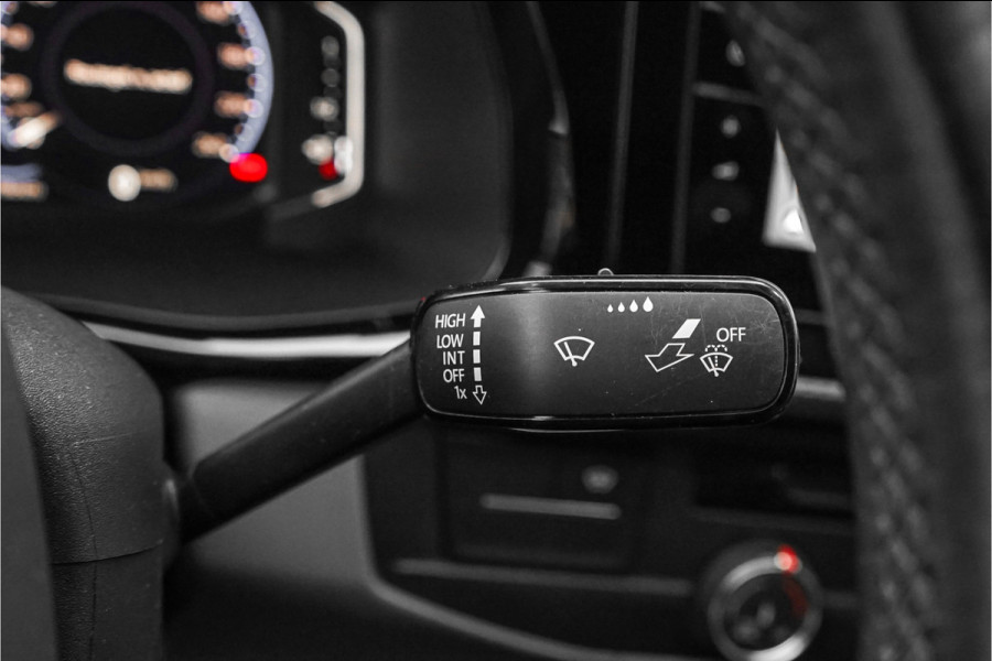 Volkswagen Transporter 2.0 TDI 28 Bulli DSG Spoilerpakket Leder/Alcantara Trekhaak 20"