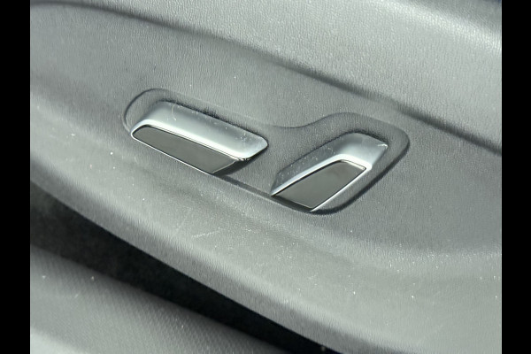 BYD ATTO 3 62kWh Design SOH 98% Pano-dak Leer+Elektr.Verst. Warmtepomp Adaptieve Cruise 360°Camera Apple Carplay Android Auto Elektr.Achter Verkeersbord detectie WiFi DAB Led Rijstrooksensor Keyless Smartphone Entry Fabrieksgarantie tot 13-12-2028/150.000km Garantie op de LFP Accu tot 12-12-2030/200.000km €44.000,- Nieuw!