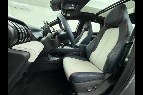 BYD ATTO 3 62kWh Design SOH 98% Pano-dak Leer+Elektr.Verst. Warmtepomp Adaptieve Cruise 360°Camera Apple Carplay Android Auto Elektr.Achter Verkeersbord detectie WiFi DAB Led Rijstrooksensor Keyless Smartphone Entry Fabrieksgarantie tot 13-12-2028/150.000km Garantie op de LFP Accu tot 12-12-2030/200.000km €44.000,- Nieuw!