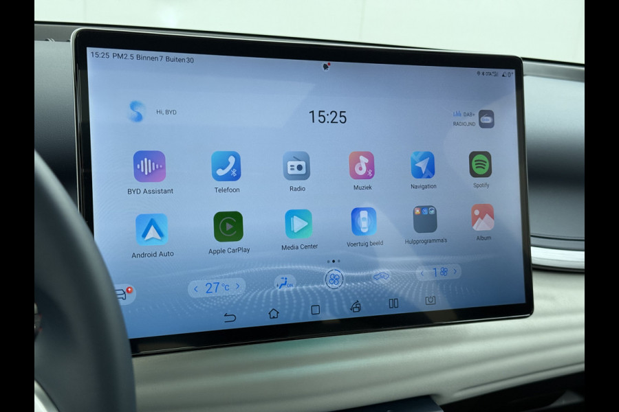 BYD ATTO 3 62kWh Design SOH 98% Pano-dak Leer+Elektr.Verst. Warmtepomp Adaptieve Cruise 360°Camera Apple Carplay Android Auto Elektr.Achter Verkeersbord detectie WiFi DAB Led Rijstrooksensor Keyless Smartphone Entry Fabrieksgarantie tot 13-12-2028/150.000km Garantie op de LFP Accu tot 12-12-2030/200.000km €44.000,- Nieuw!