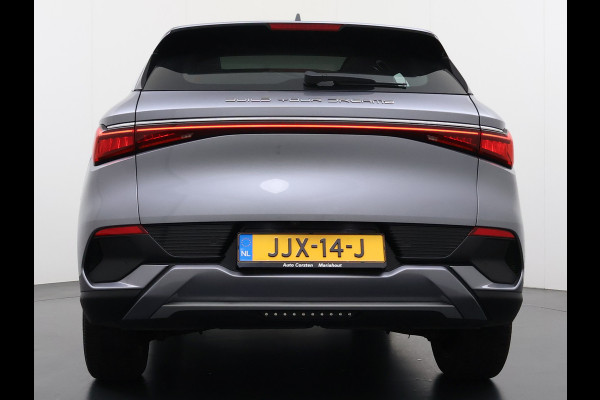 BYD ATTO 3 62kWh Design SOH 98% Pano-dak Leer+Elektr.Verst. Warmtepomp Adaptieve Cruise 360°Camera Apple Carplay Android Auto Elektr.Achter Verkeersbord detectie WiFi DAB Led Rijstrooksensor Keyless Smartphone Entry Fabrieksgarantie tot 13-12-2028/150.000km Garantie op de LFP Accu tot 12-12-2030/200.000km €44.000,- Nieuw!