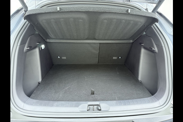 BYD ATTO 3 62kWh Design SOH 98% Pano-dak Leer+Elektr.Verst. Warmtepomp Adaptieve Cruise 360°Camera Apple Carplay Android Auto Elektr.Achter Verkeersbord detectie WiFi DAB Led Rijstrooksensor Keyless Smartphone Entry Fabrieksgarantie tot 13-12-2028/150.000km Garantie op de LFP Accu tot 12-12-2030/200.000km €44.000,- Nieuw!