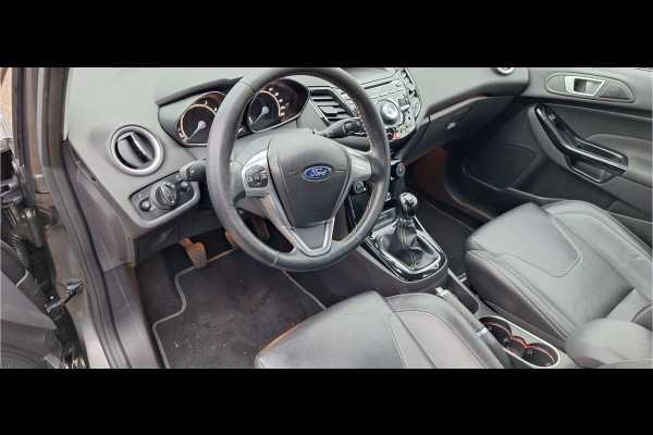 Ford Fiesta Titanium LEREN BEKLEDING - 140 PK
