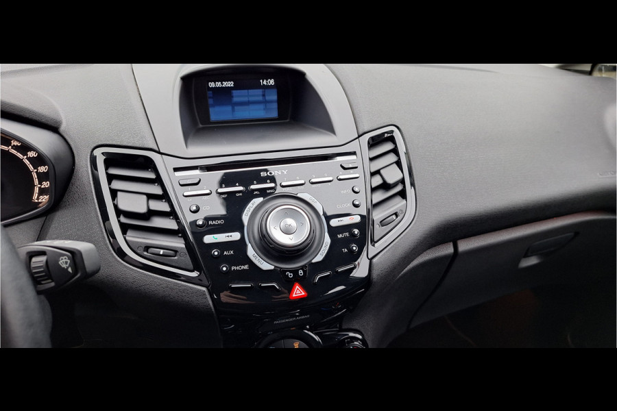 Ford Fiesta Titanium LEREN BEKLEDING - 140 PK