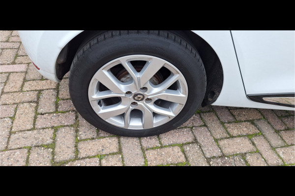 Renault Clio 0.9 TCE LIMITED / NAVIGATIE / Airco / BLEUTOOTH