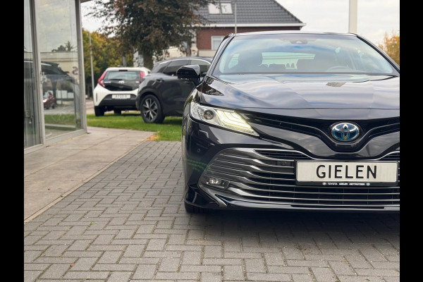 Toyota Camry 2.5 Hybrid Executive | Leer, Stoelverwarming, Elektrische achterklep, Dodehoekherkenning, Parkeersensoren, 18 inch, Keyless