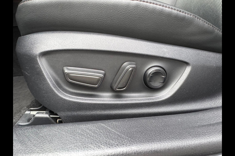 Toyota Camry 2.5 Hybrid Executive | Leer, Stoelverwarming, Elektrische achterklep, Dodehoekherkenning, Parkeersensoren, 18 inch, Keyless