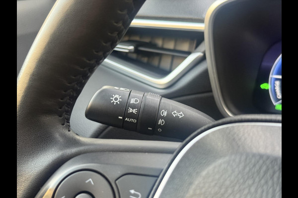 Toyota Corolla Cross 1.8 Hybrid Style | Parelmoer wit, Dodehoekherkenning, Parkeersensoren, Stoel + Stuurverwarming, Keyless, 18 inch