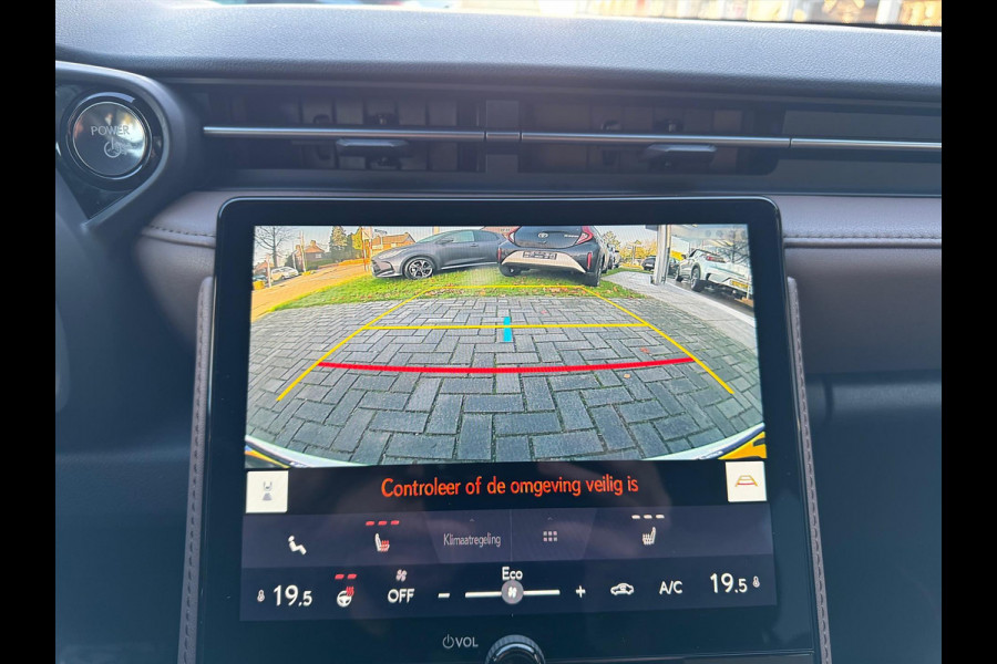 Lexus LBX 1.5 Hybrid Elegant | Leer, Privacy Glass, Stoel + Stuurverwarming, Dodehoekherkenning, Parkeersensoren, 18 inch