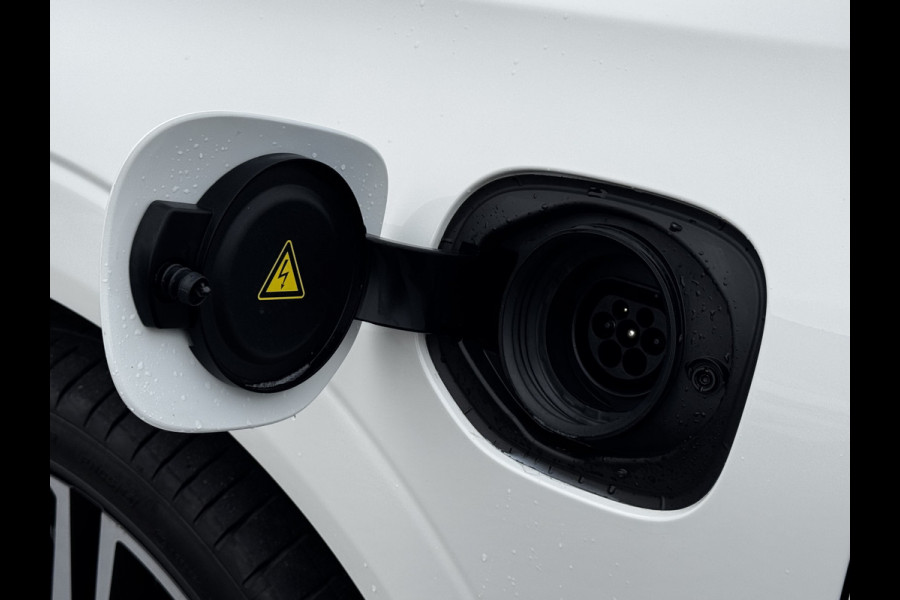 Volvo XC60 T8 AWD 408PK Plug-in Hybrid Inscription | ACC | BLIS | Trekhaak | 21" | Leer | Polestar |