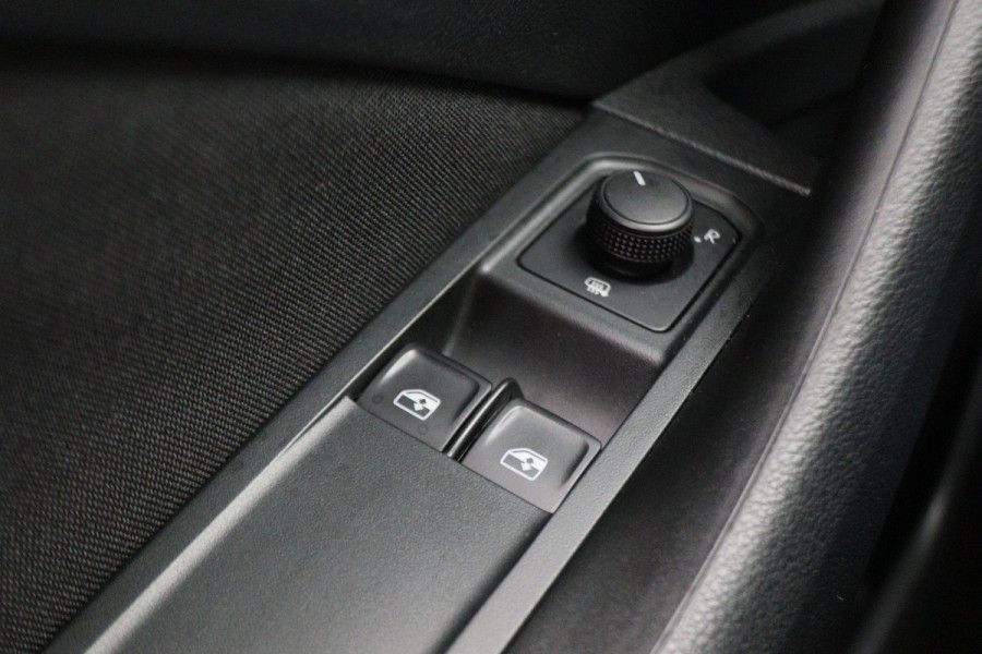 Škoda SCALA 1.0 TSI Ambition Climate, Apple Carplay, LED, Lane Assist, PDC