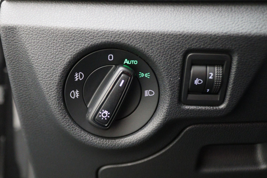 Škoda SCALA 1.0 TSI Ambition Climate, Apple Carplay, LED, Lane Assist, PDC