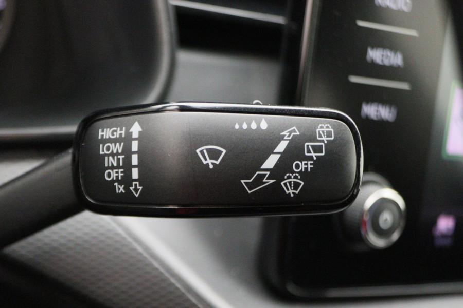 Škoda SCALA 1.0 TSI Ambition Climate, Apple Carplay, LED, Lane Assist, PDC