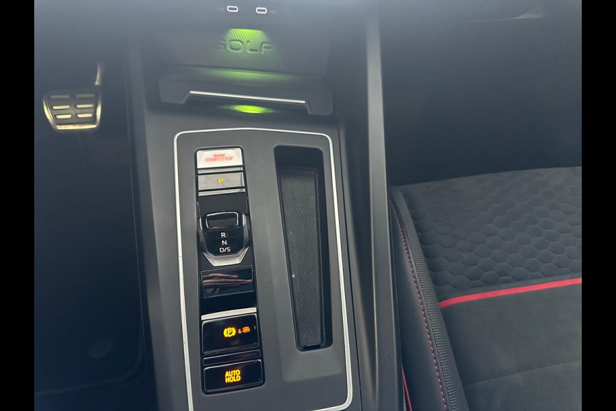 Volkswagen Golf 2.0 TSI GTI/CLUB SPORT 300 PK/DEALER ONDERHOUD