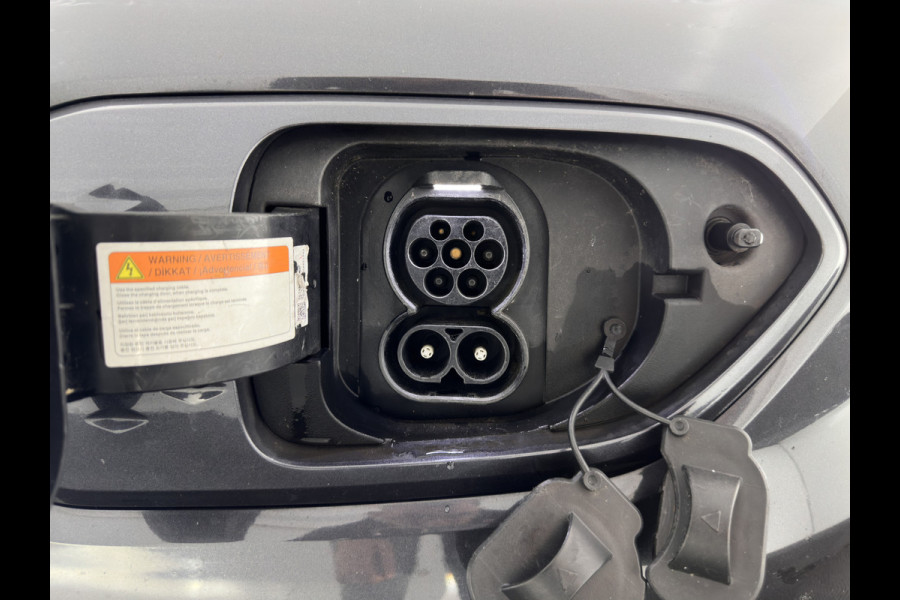 Kia e-Niro ExecutiveLine 64 kWh (3-Fase) {SOH-100%) (INCL-BTW)  Aut *HEATPUMP | LUXURY-LEATHER | FULL-LED | NAVI-FULLMAP | ADAPTIVE-CRUISE | CAMERA | MEMORY-PACK | LANE-ASSIST | KEYLESS | DIGI-COCKPIT | PRIVACY-GLASS | AMBIENT-LIGHT | 17"ALU*