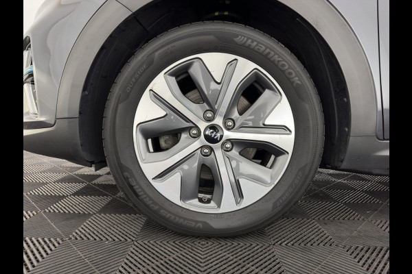 Kia e-Niro ExecutiveLine 64 kWh (3-Fase) {SOH-100%) (INCL-BTW)  Aut *HEATPUMP | LUXURY-LEATHER | FULL-LED | NAVI-FULLMAP | ADAPTIVE-CRUISE | CAMERA | MEMORY-PACK | LANE-ASSIST | KEYLESS | DIGI-COCKPIT | PRIVACY-GLASS | AMBIENT-LIGHT | 17"ALU*