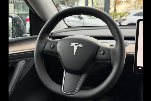Tesla Model Y RWD 58 kWh AFNEEMBARE TREKHAAK| STOEL/ STUURVERW| AUTOPILOT| RIJKLAARPRIJS INCL. TESLA GARANTIE t/m 03-2027/80.000km accu en aandrijflijn t/m 03-2031/160.000km