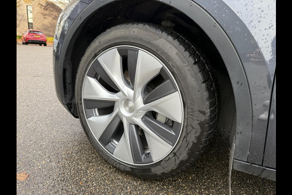 Tesla Model Y RWD 58 kWh AFNEEMBARE TREKHAAK| STOEL/ STUURVERW| AUTOPILOT| RIJKLAARPRIJS INCL. TESLA GARANTIE t/m 03-2027/80.000km accu en aandrijflijn t/m 03-2031/160.000km