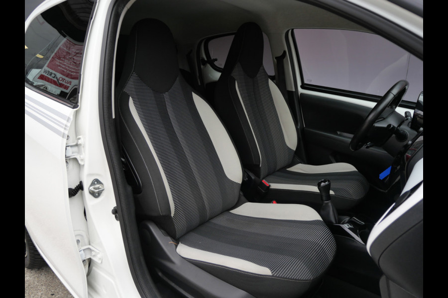 Peugeot 108 1.0 e-VTi COLLECTION | CLIMA | CARPLAY | CAMERA | ALL-SEASON | APK 11-2026!