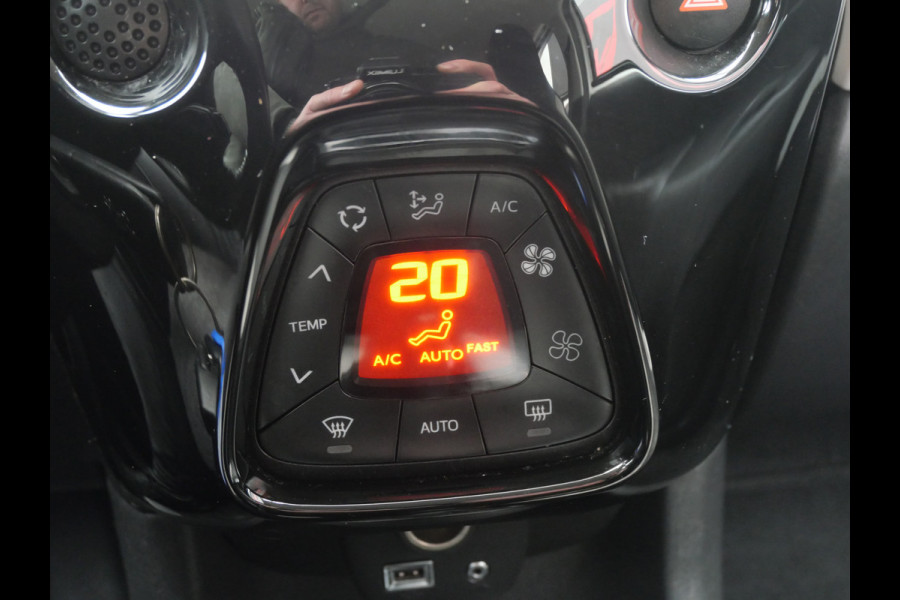 Peugeot 108 1.0 e-VTi COLLECTION | CLIMA | CARPLAY | CAMERA | ALL-SEASON | APK 11-2026!