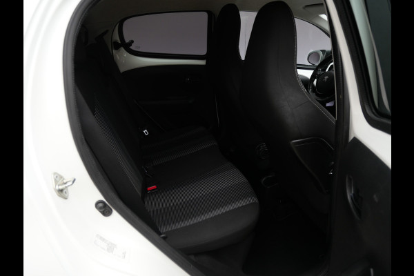 Peugeot 108 1.0 e-VTi COLLECTION | CLIMA | CARPLAY | CAMERA | ALL-SEASON | APK 11-2026!