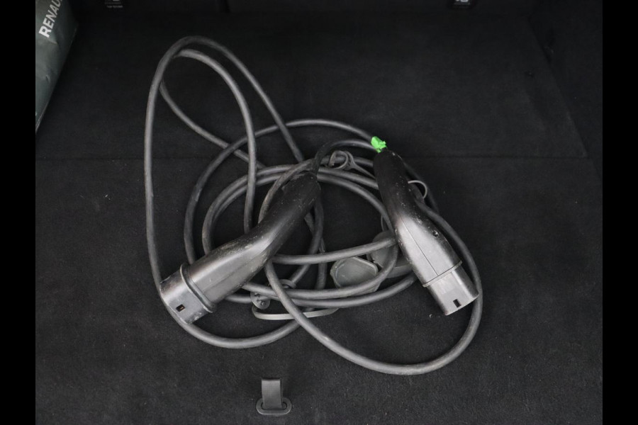 Renault Mégane 1.6 E-Tech Plug-In Hybrid 160 Business Edition One | Leder | Stoelverwarming | Carplay | Camera | Stuurverwarming | Full LED | Navigatie | Climate control