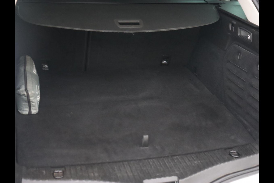 Renault Mégane 1.6 E-Tech Plug-In Hybrid 160 Business Edition One | Leder | Stoelverwarming | Carplay | Camera | Stuurverwarming | Full LED | Navigatie | Climate control