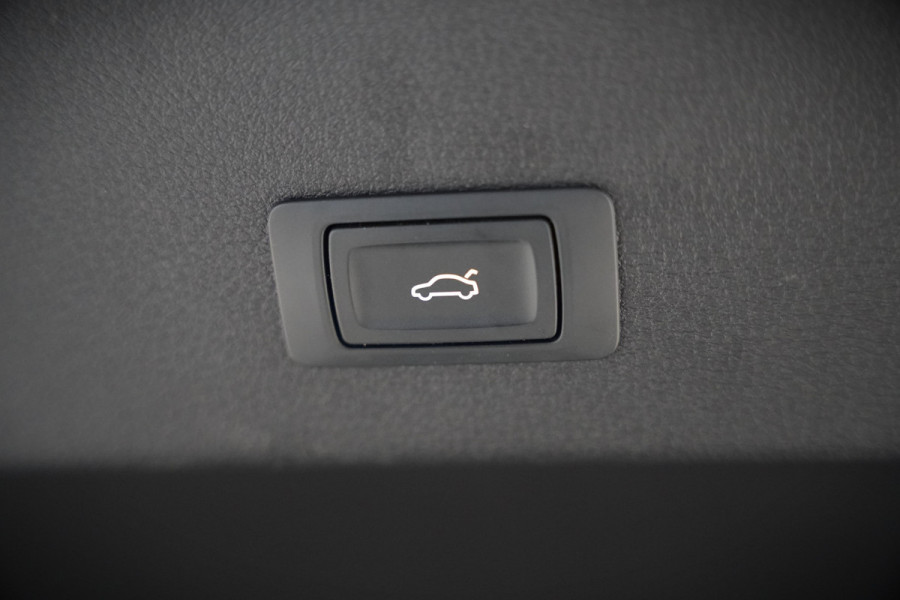 Audi e-tron Sportback 50 quattro S edition 71 kWh | S-Line | Panoramadak | Memory Seats | Luchtvering | Adaptive Cruise Control | Apple Carplay | Keyless | Matrix LED | Leder | Stoelverwarming | NAP |