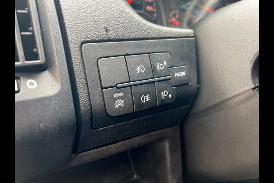 Peugeot Boxer 335 2.2 BlueHDi 140 L3H2 Premium Camera Airco Navi